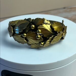 Vintage Hobe Bracelet w/Leaf Berry Accents - 53.37 grams RARE
